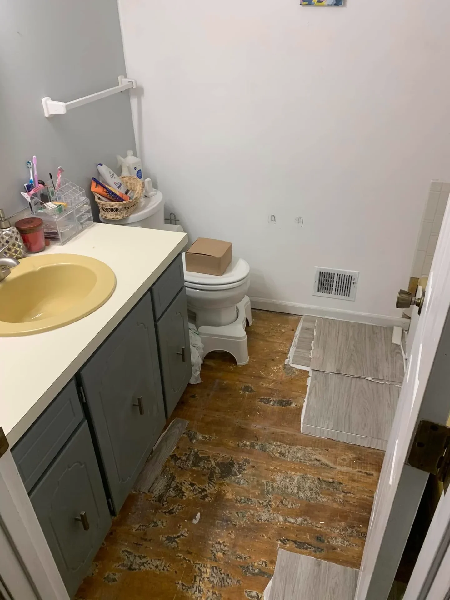 bathroom remodel, before